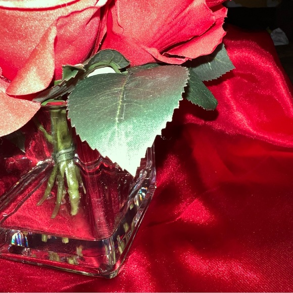 Collection Roses🌹Glass Vase. NWT - Picture 4 of 7